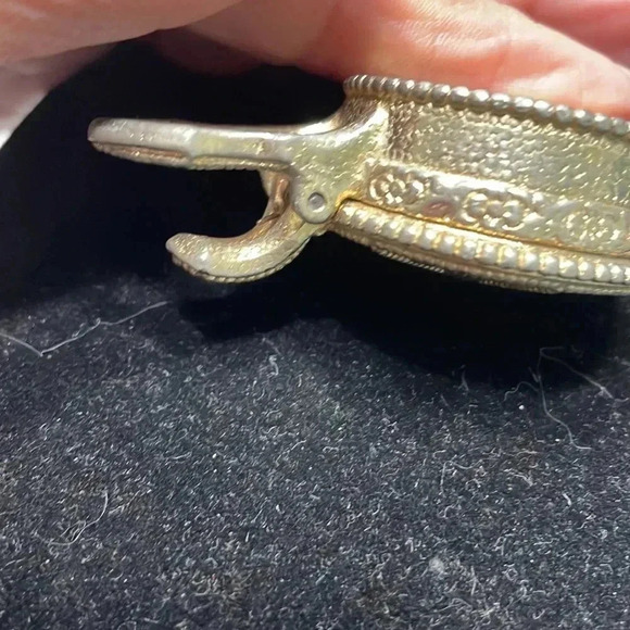 Vintage pill box gold tone - Picture 5 of 5